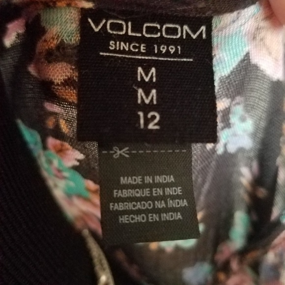 NWT- Volcolm "Salty Free" Bell sleeved Peasant top - Picture 7 of 8